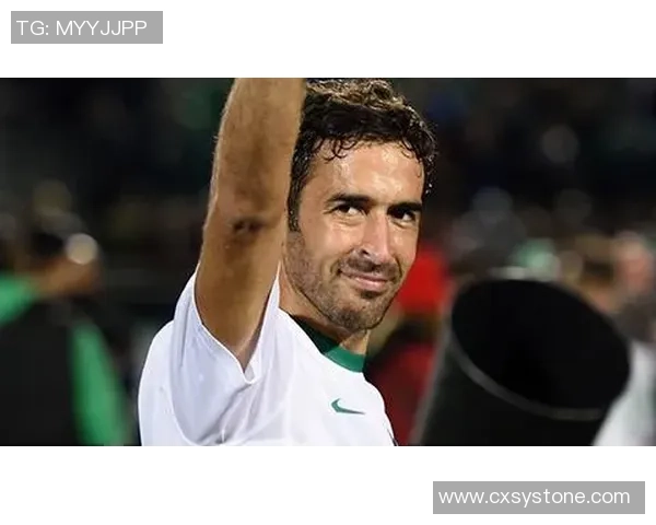 足球界四大巨星是谁 揭秘当今足坛四位传奇人物的风采与成就