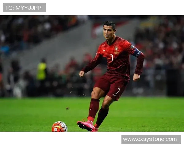 身高178的足球球星展现非凡才华带领球队迈向辉煌成就