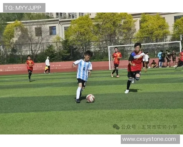 逆境中奔跑患哮喘少年用足球梦想踢出生命最闪耀的光芒